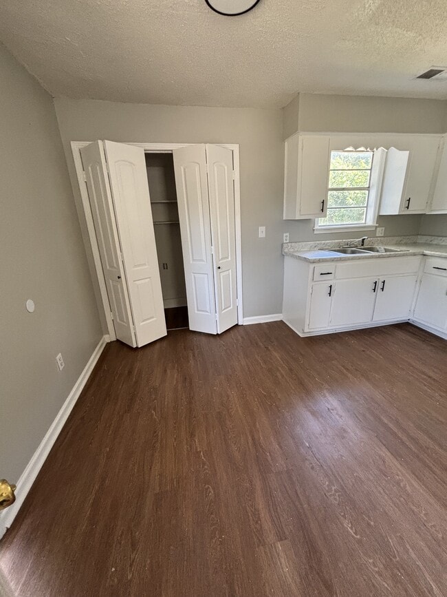 Photo - 111 E Cherry St
