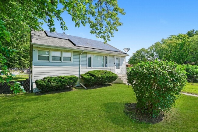 Photo - 760 Sibley Blvd