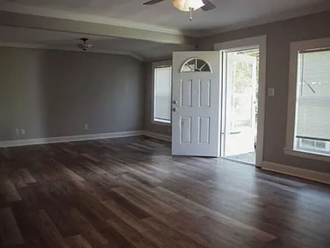 This spacious property offers a comfortabl... - This spacious property offers a comfortabl... House