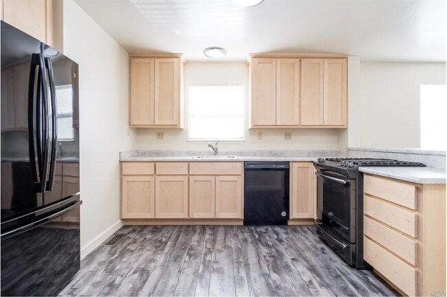 Photo - 344 N Main St