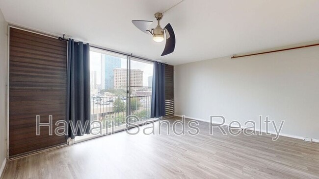 Photo - 1650 Kanunu St