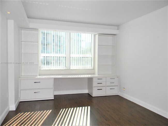 Photo - 2000 N Bayshore Dr Unidad 708