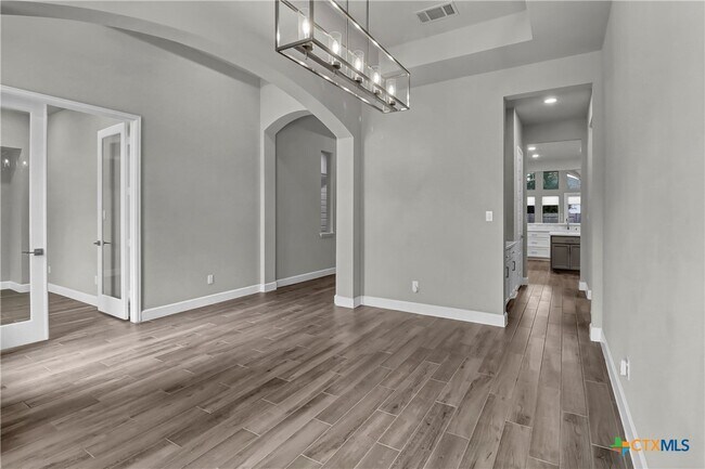 Photo - 524 Teakmill Trail