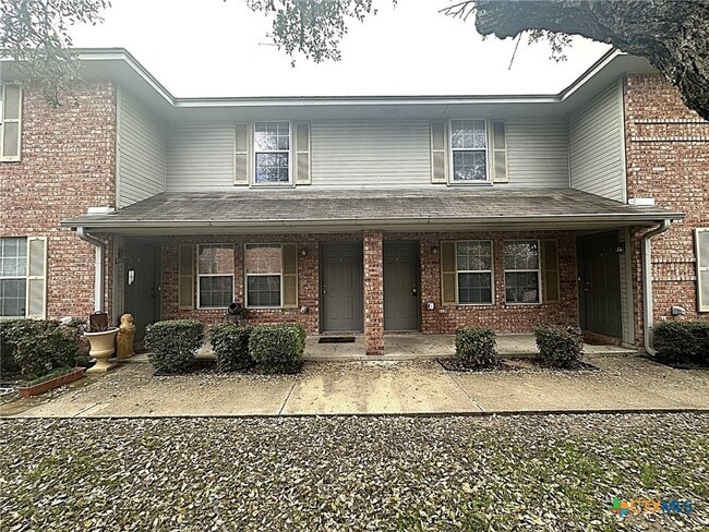 Building Photo - 313 Creek St Unit C