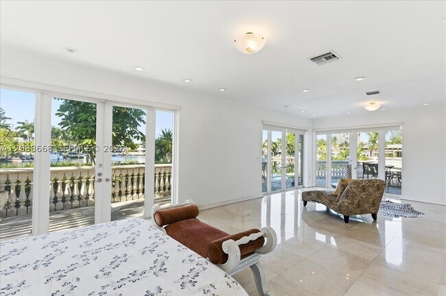 1249 Biscaya Dr