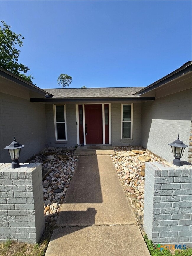Photo - 205 E Cherokee Dr