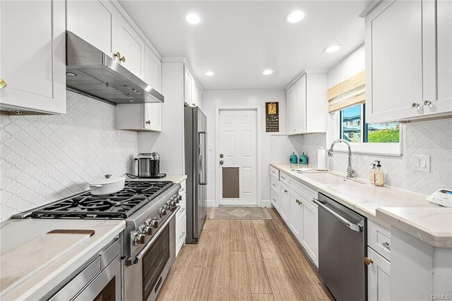 Photo - 950 Marvista Ave