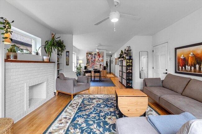 Photo - 2447 N Kildare Ave Unidad 1