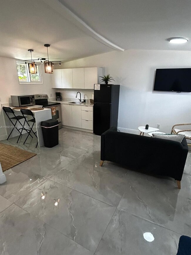 Photo - 1945 NW 33rd St Unit 2