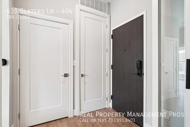 Photo - 635 Slaters Ln Unit 404