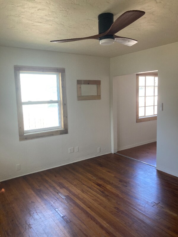 Photo - 3229 49th St N