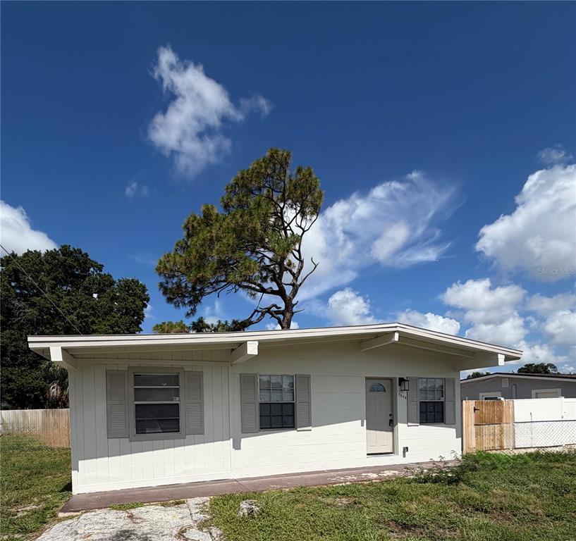 Photo - 7508 N Thatcher Ave
