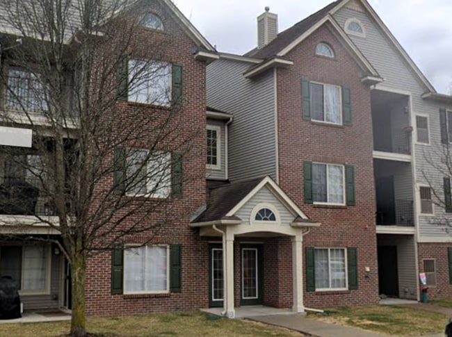 Building Photo - Available Now! Grand Blanc Schools! Condo/...