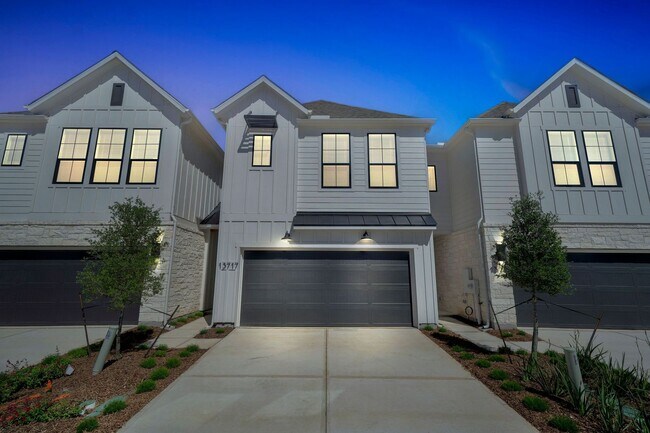 Photo - Beautiful Townhome!