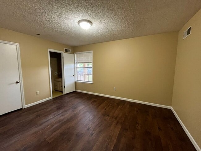 Photo - Renovated 3 Bedroom 1.5 Bath Home with 1 Car Garage for Rent!!