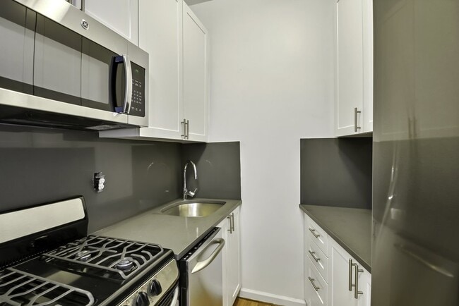 Building Photo - 876 Lexington Ave Unit 1B Rental