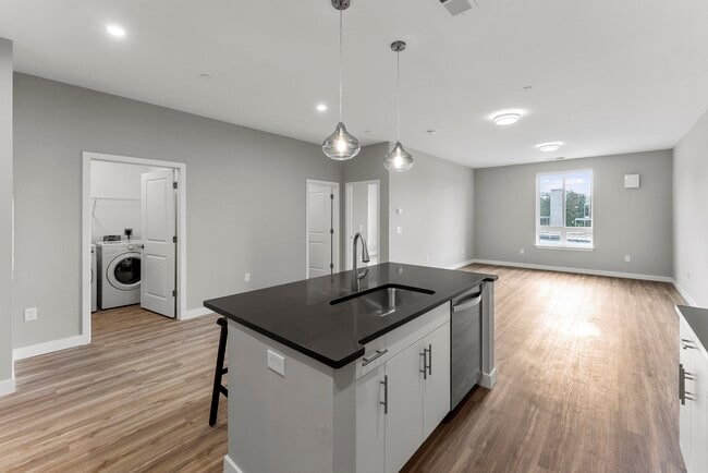 999 Main St Unit 205