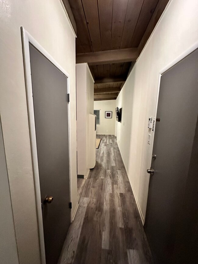 Fotografía del edificio - 1011 2nd St Unidad Studio- Utilities Paid