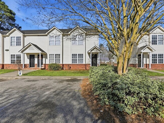 Building Photo - 4044 Cedars Pkwy
