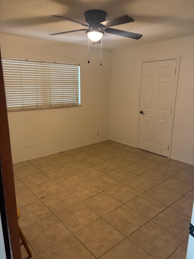 Photo - 1641 Maple Dr