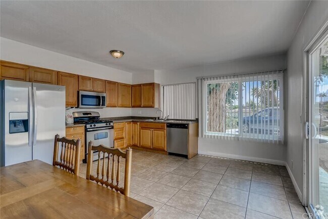 Building Photo - 17578 Orange Dr Unit 17590 Rental