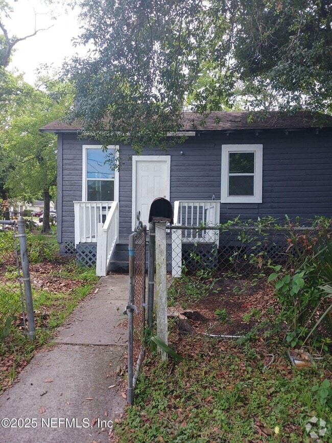 Building Photo - 3323 Stuart St Rental