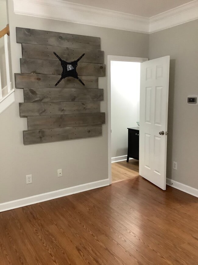 Photo - 2 bedrooms - 2 1/2 bath townhome - newly remodeled
