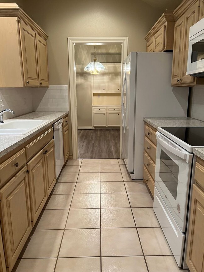 Photo - 2/2/2 Garden Home in Remington Park