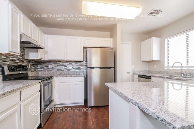 Photo - 23854 W Hadley St