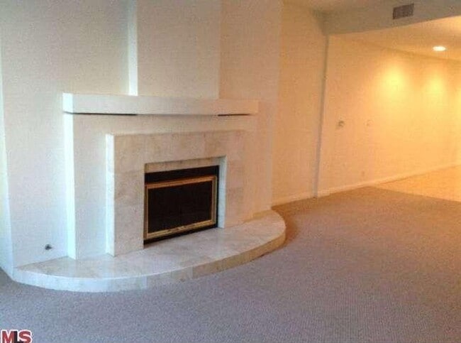 Photo - Large Updated Two-Story Townhouse For Rent