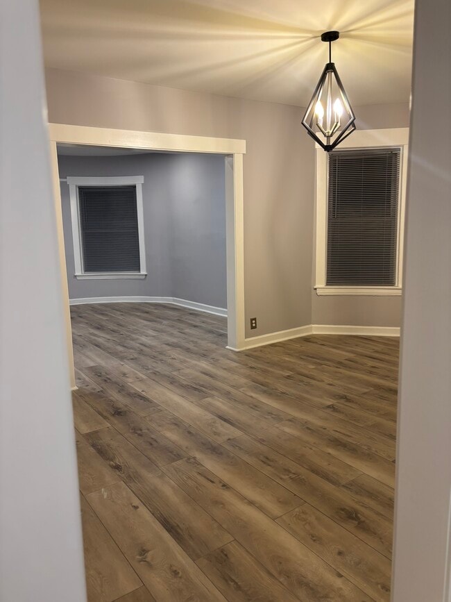 Building Photo - 6344 S Vernon Ave