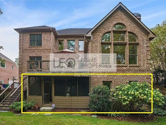 Photo - 2262 Meadowvale Dr NE