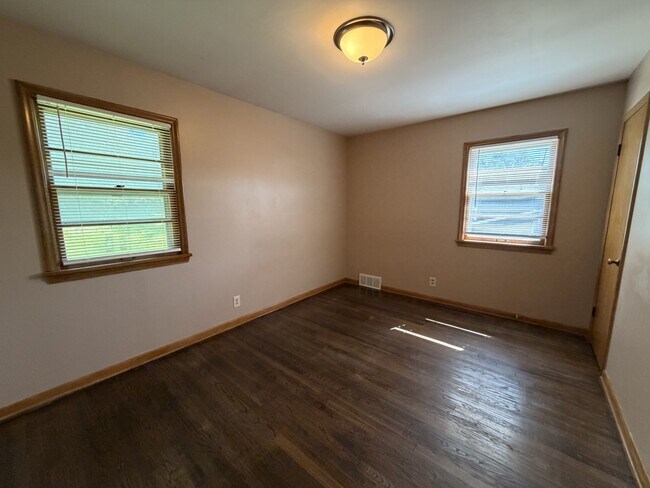 Photo - 4010 Newport Ave