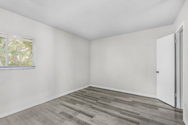 Photo - The Lakeside at 2315