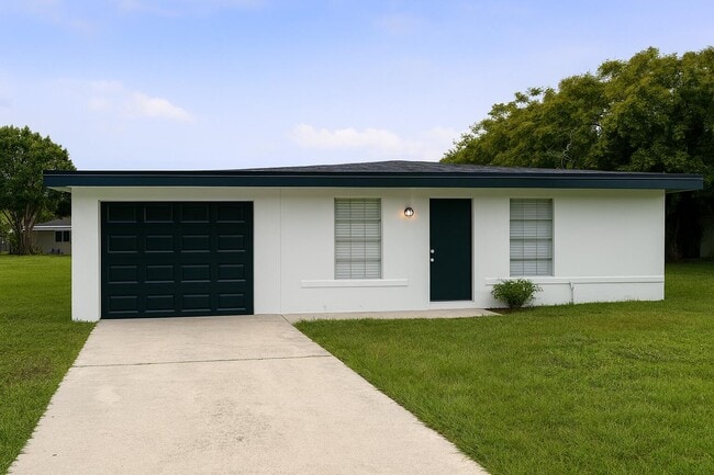 Building Photo - 153 SE Calmoso Dr