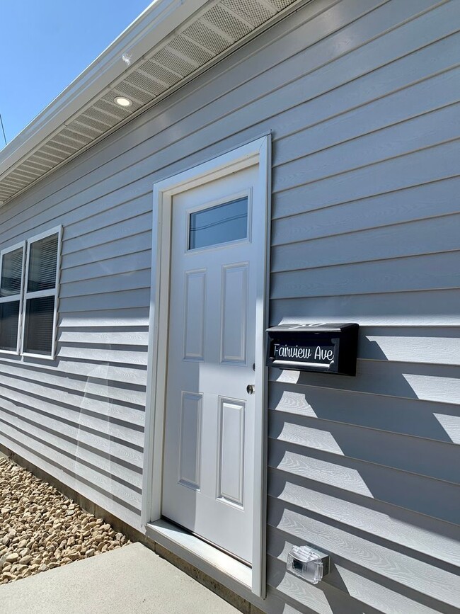 Building Photo - Newly Constructed Two bedroom Unit