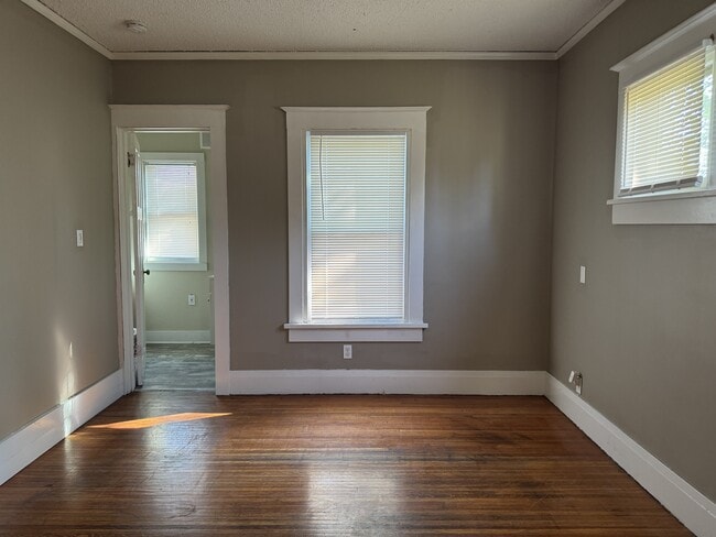 Photo - 72 Hollister St