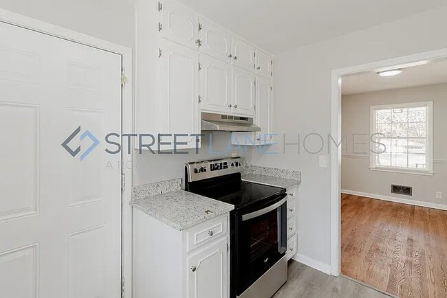 Photo - 831 Martinwood Rd