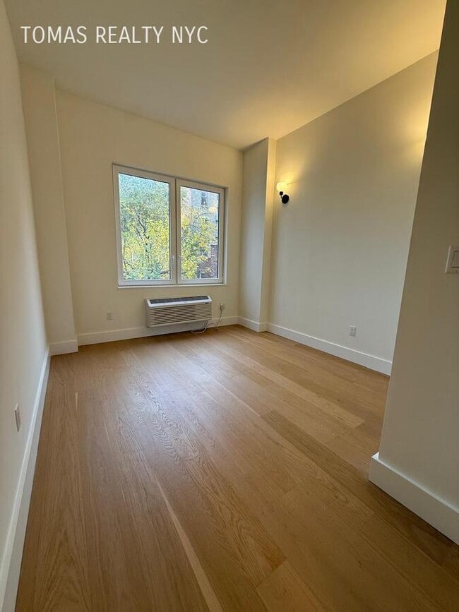 Building Photo - 3103 Sedgwick Ave Unit 3A