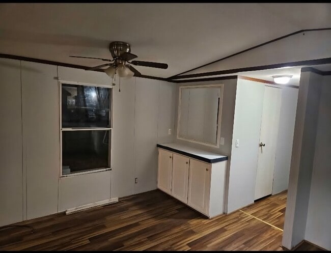 Photo - 410 Brown St