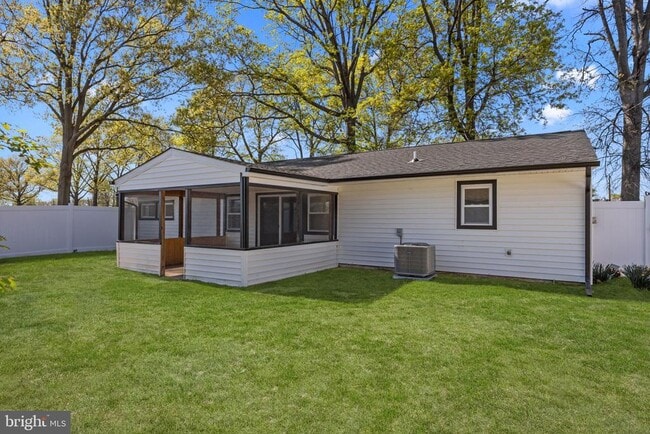 Photo - 338 Goldenridge Dr