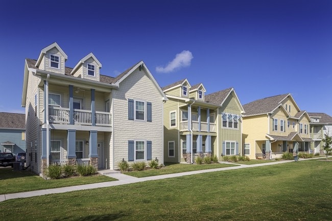 Aspen Heights - Per Bed Leases - Aspen Heights - Per Bed Leases Apartments