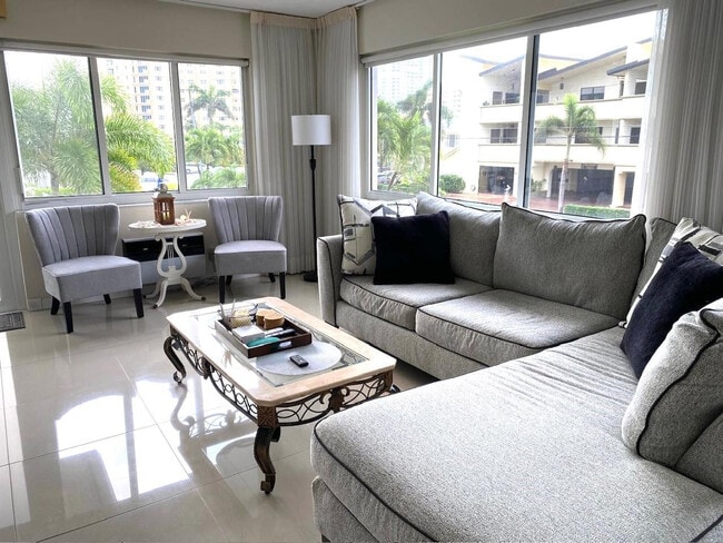 Photo - 3201 SE 12th St Unidad B4