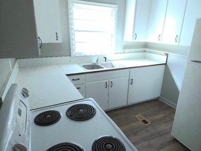 Photo - 1305 Edna Pl