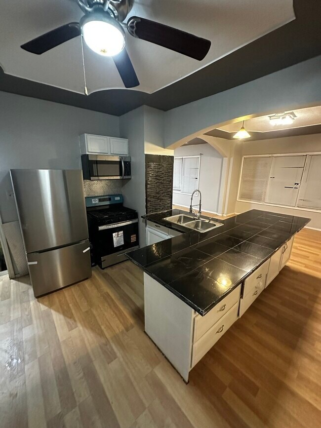 Photo - 435 S Poplar Ave