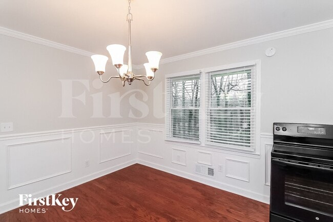 5721 Crestview Dr