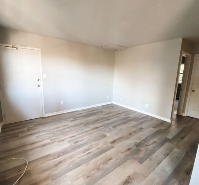 Photo - Beautifully Updated 1-Bedroom Apartment with Washer/Dryer Hookups! Unit 3614-F