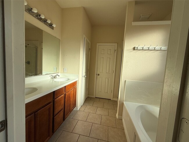 Photo - 12807 Southern Valley Dr