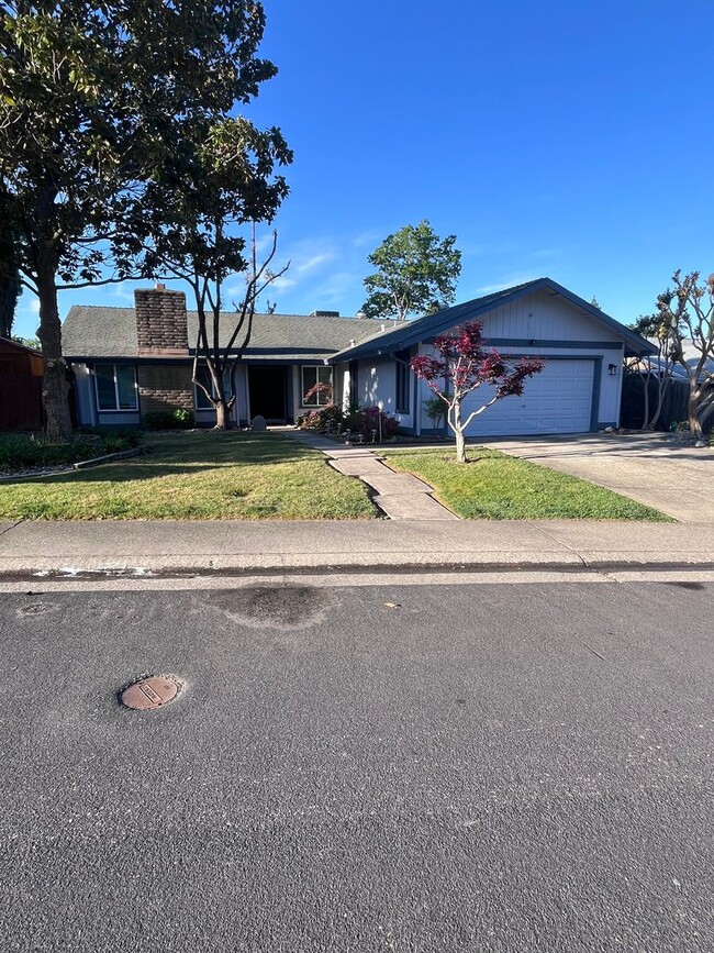 BEAUTIFUL REMODELED HOME IN ROSEVILLE!! - BEAUTIFUL REMODELED HOME IN ROSEVILLE!!