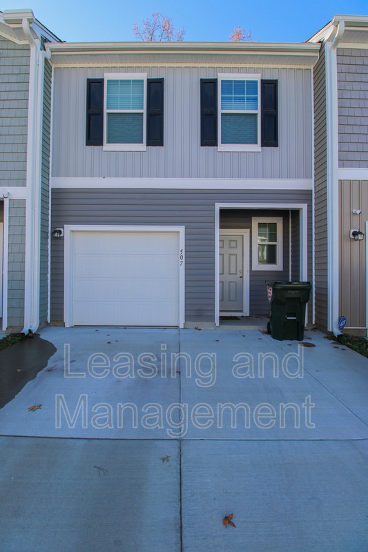 Photo - 507 Scarlett Maple St